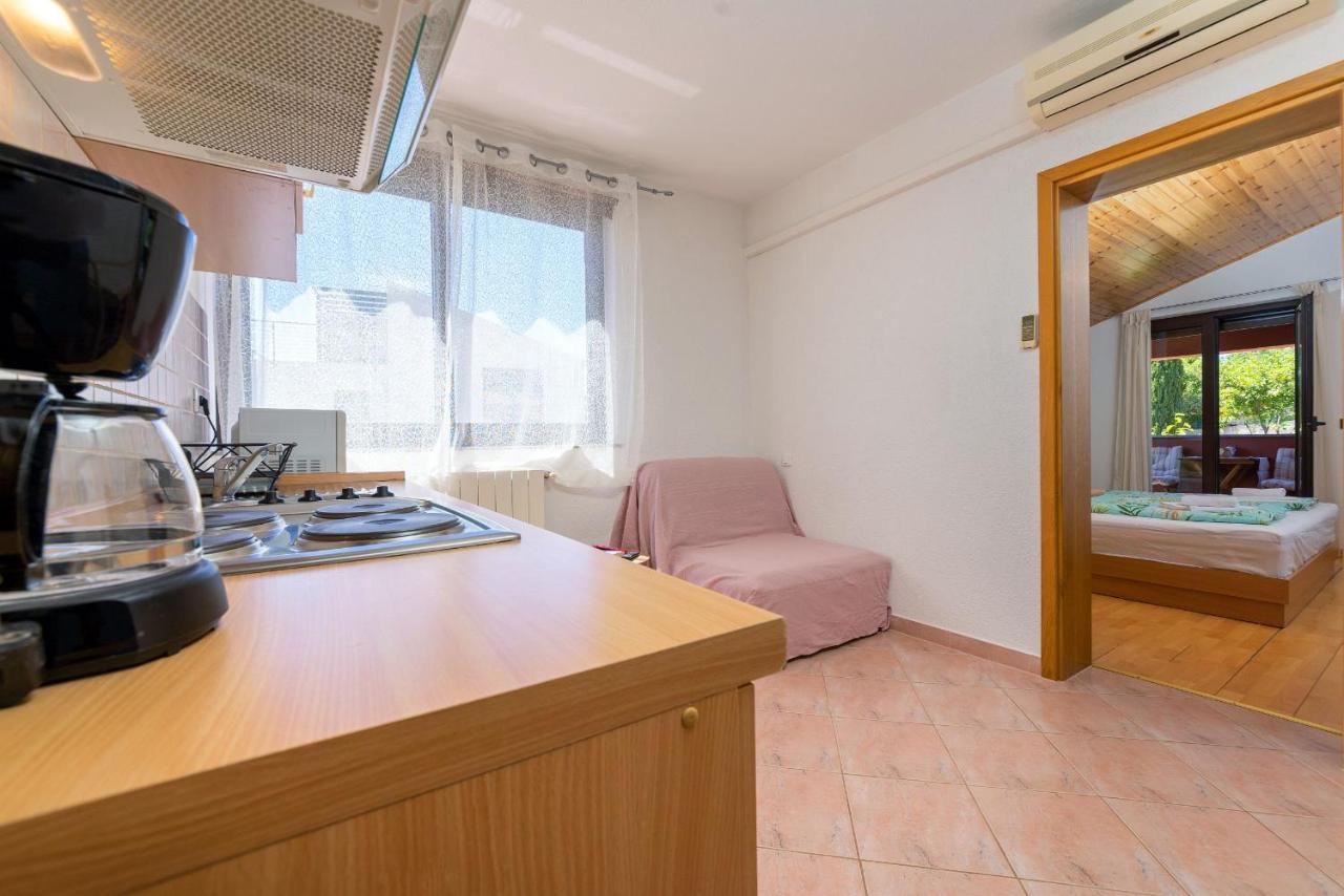 Apartments Miri 브르사르 외부 사진