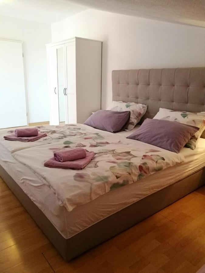 Apartments Miri 브르사르 외부 사진